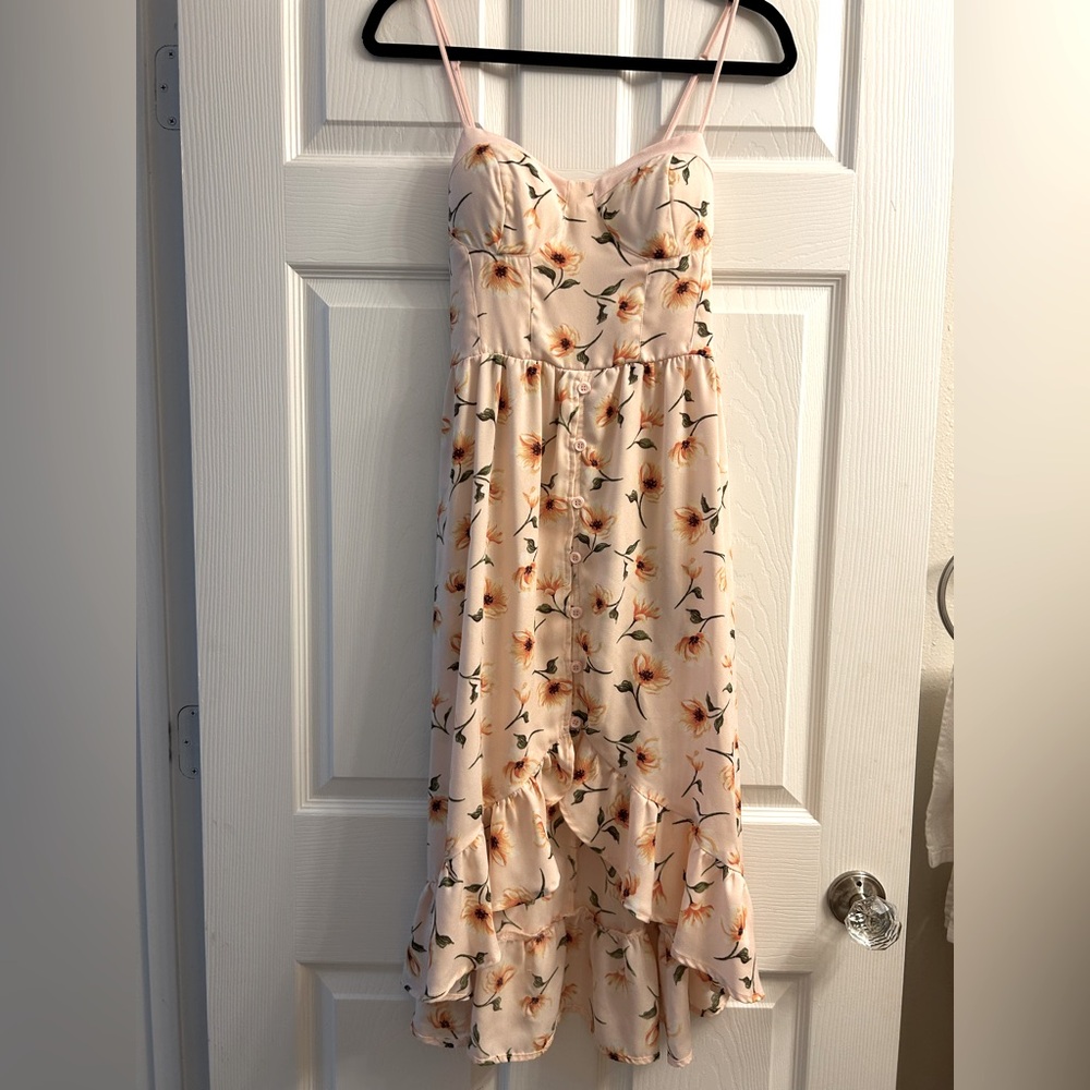 Band of gypsies beautiful soft peach dress. So flattering! Sz. medium new no tag